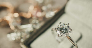 婚約　指輪　タイミング